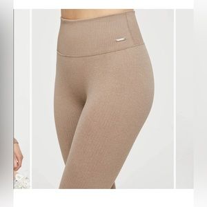 Lilia’s active Ribbed Knit 7/8 Leggings - Brown / L